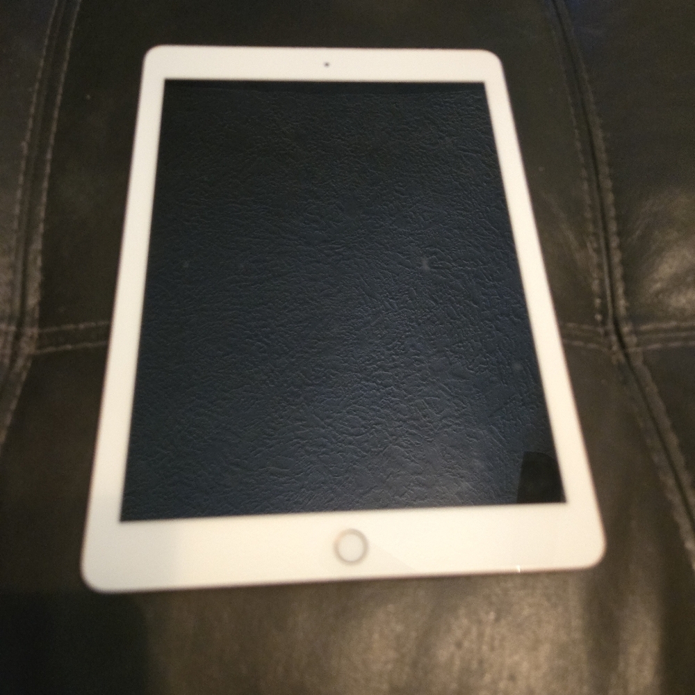 Apple White iPad Sleek Design Rounded Corners